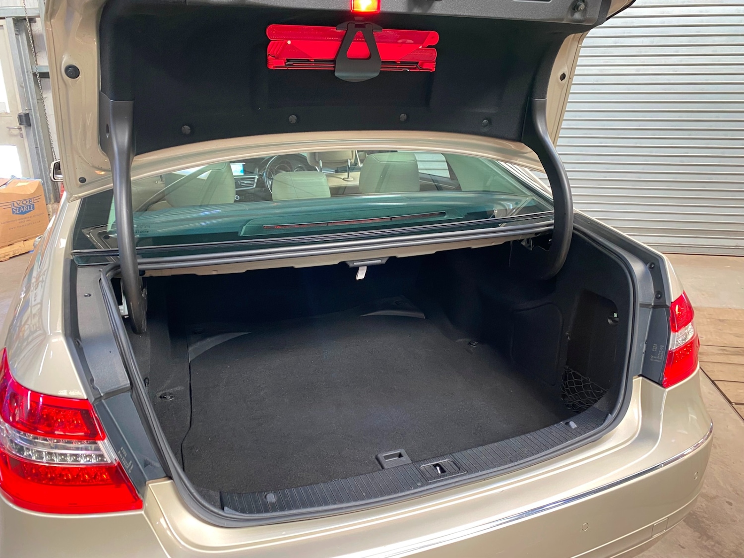 Used Mercedes-Benz E Class 2011 for sale - 78210461: Photo 12