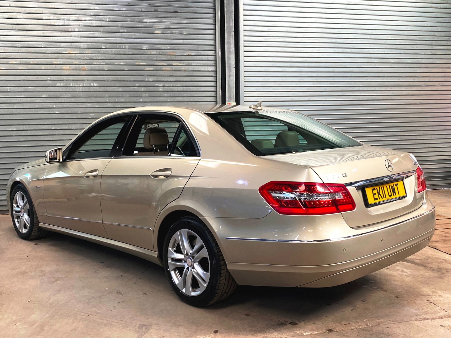 Used Mercedes-Benz E Class 2011 for sale - 78210461: Photo 5