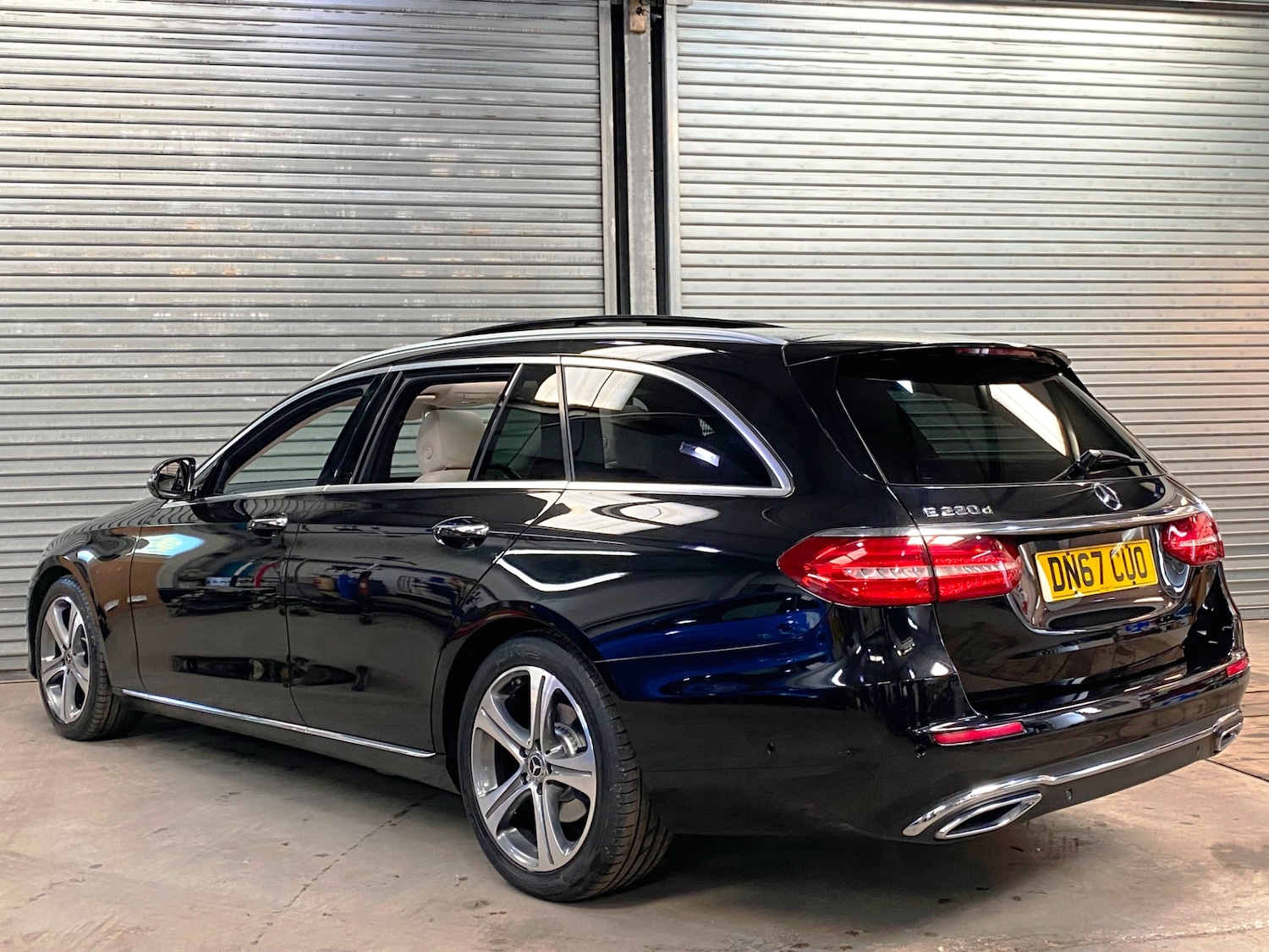 Used Mercedes-Benz E Class 2017 for sale - 76171610: Photo 5