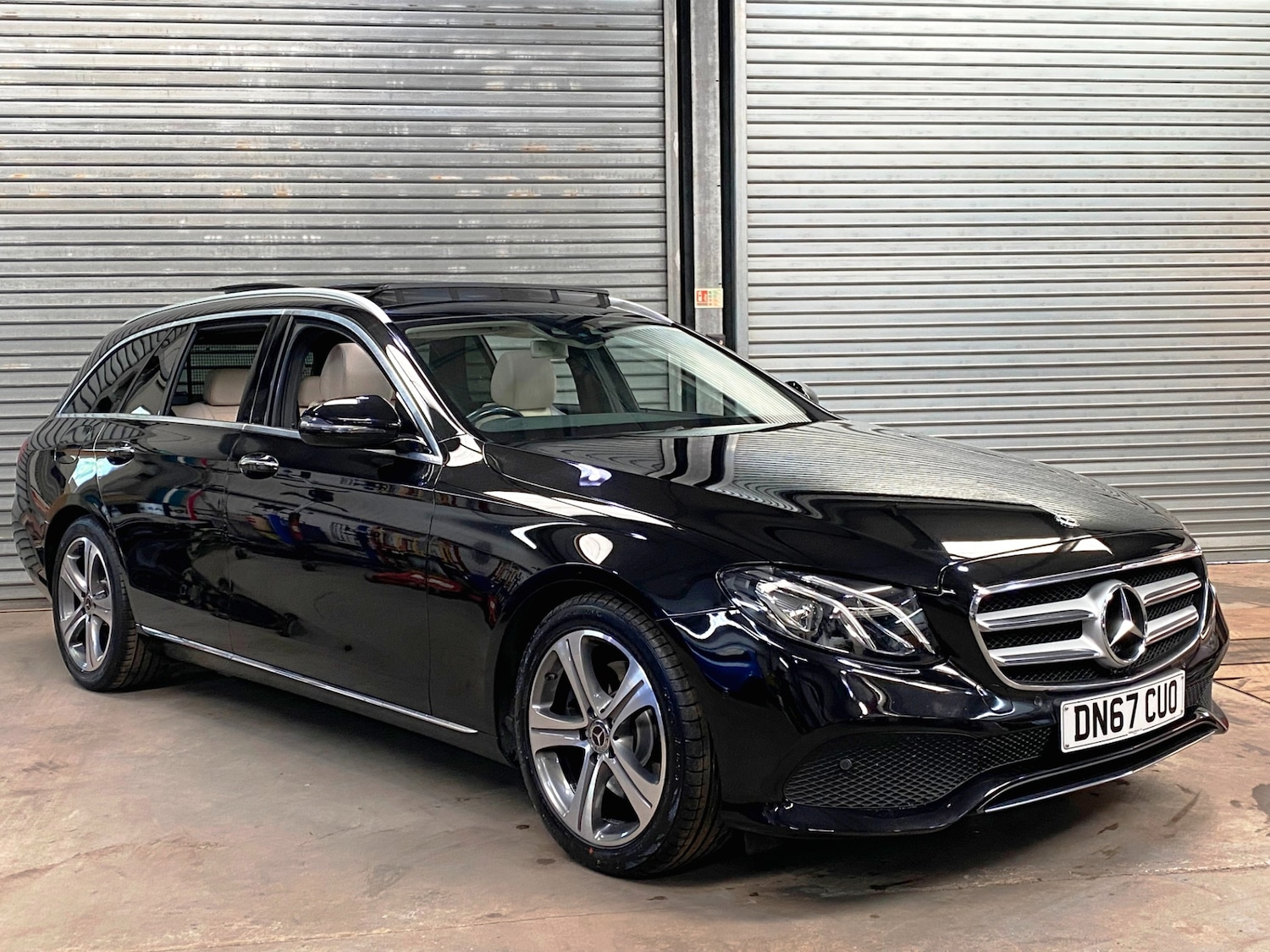 Used Mercedes-Benz E Class 2017 for sale - 76171610: Photo 7