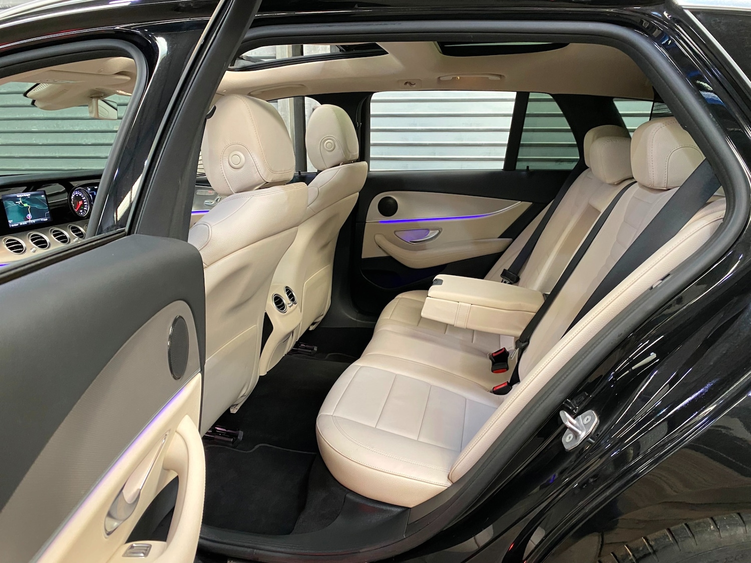 Used Mercedes-Benz E Class 2017 for sale - 76171610: Photo 8