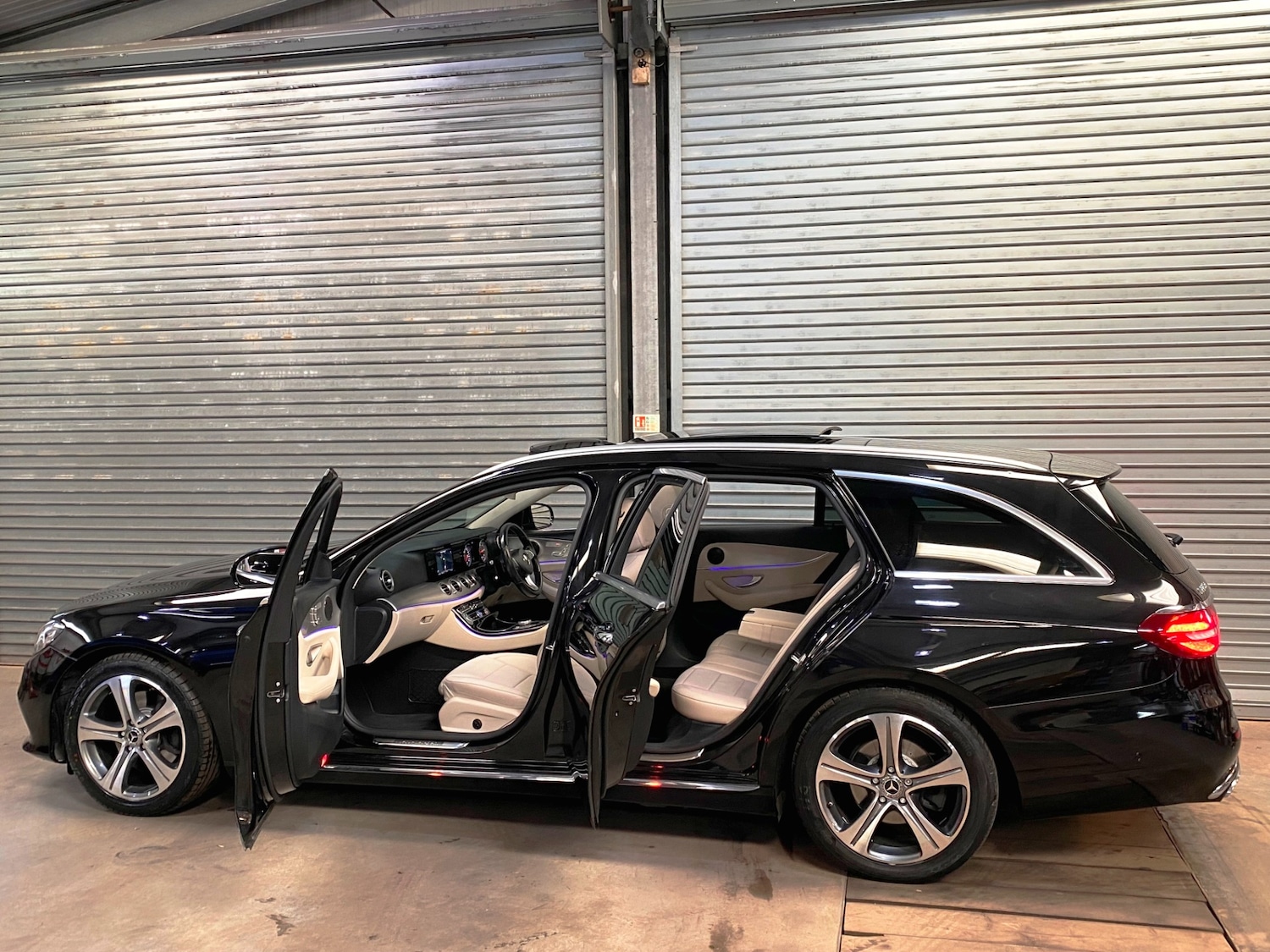 Used Mercedes-Benz E Class 2017 for sale - 76171610: Photo 9