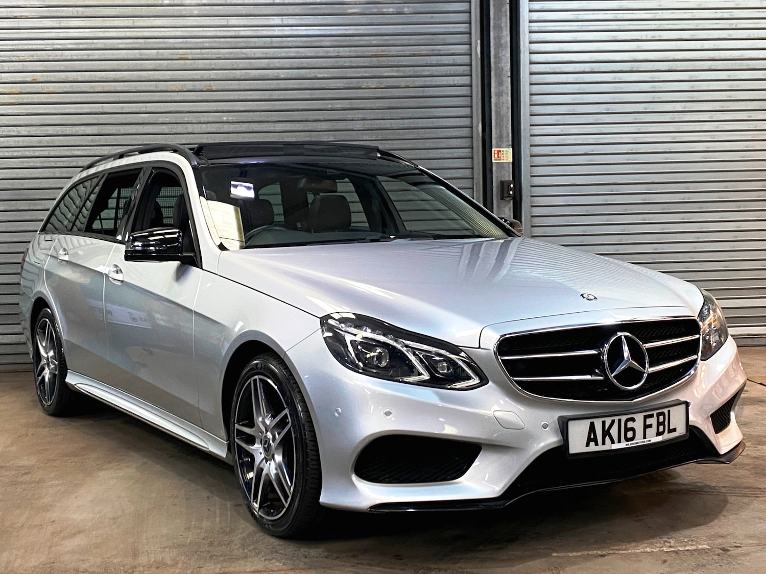 Used Mercedes-Benz E Class 2016 for sale - 76589091: Photo 1