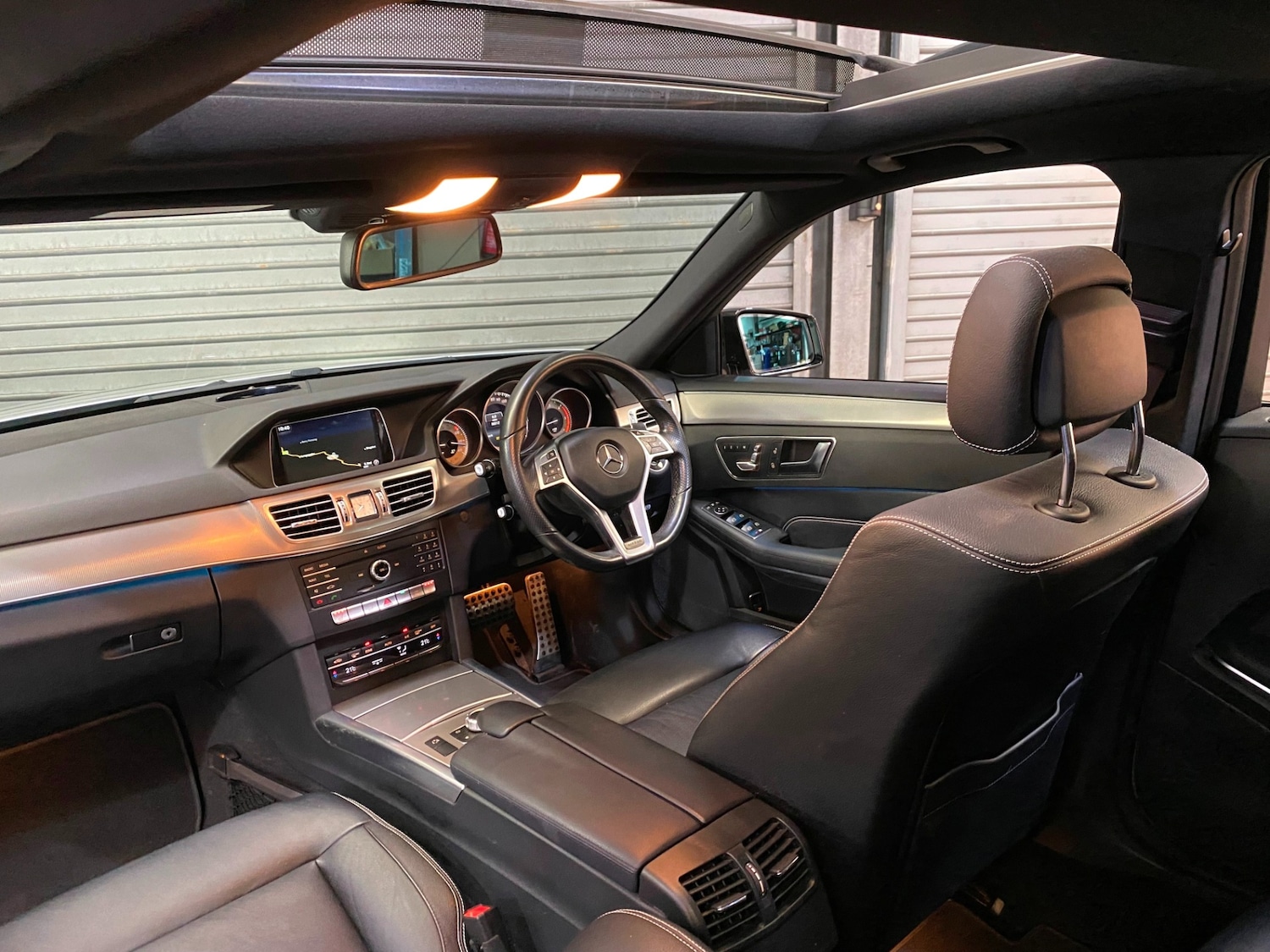 Used Mercedes-Benz E Class 2016 for sale - 76589091: Photo 2