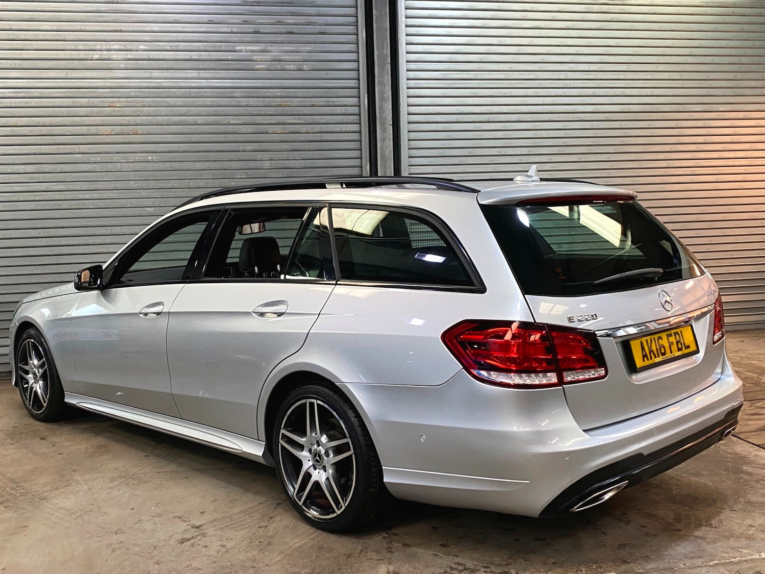 Used Mercedes-Benz E Class 2016 for sale - 76589091: Photo 5