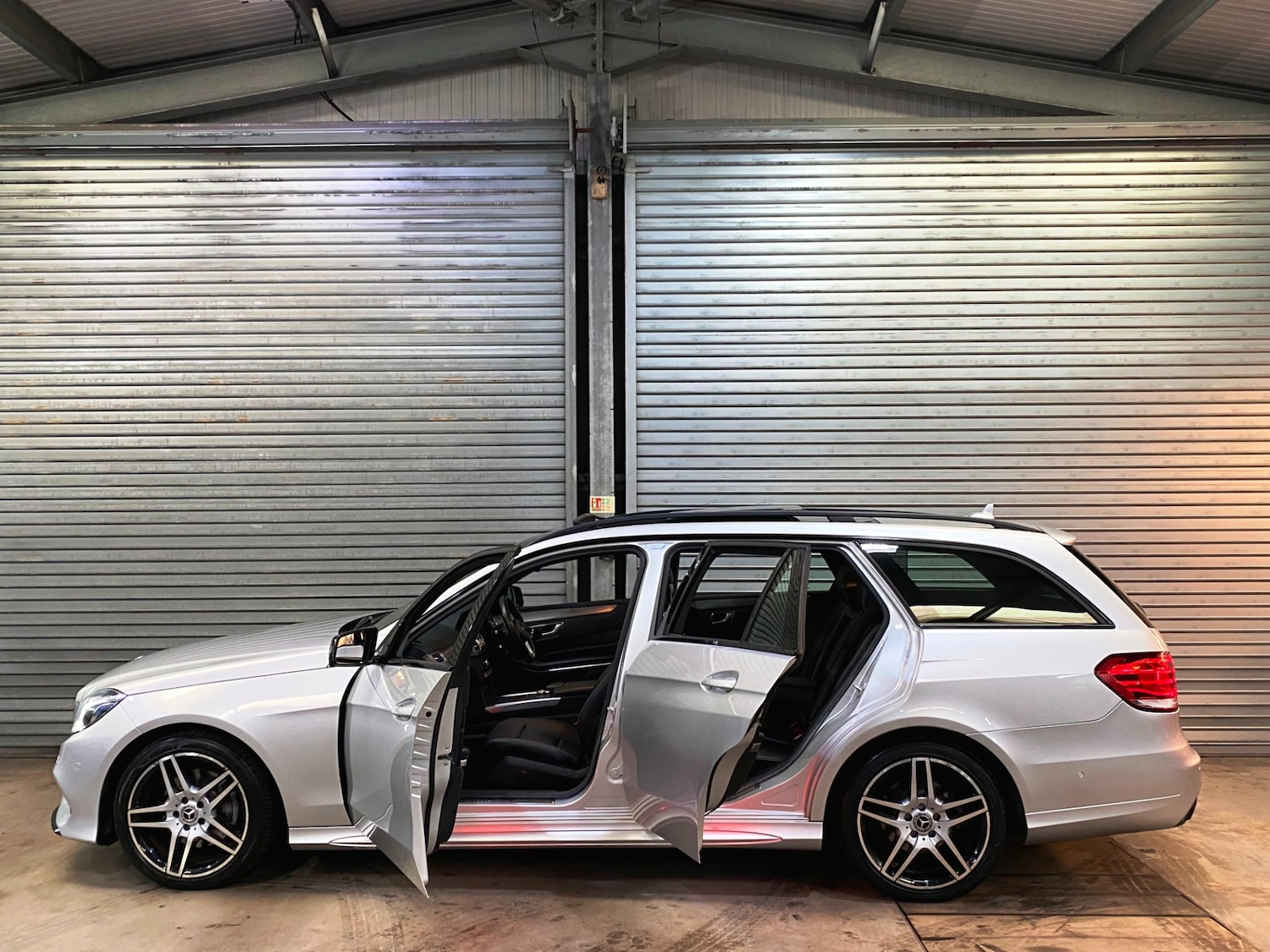 Used Mercedes-Benz E Class 2016 for sale - 76589091: Photo 9