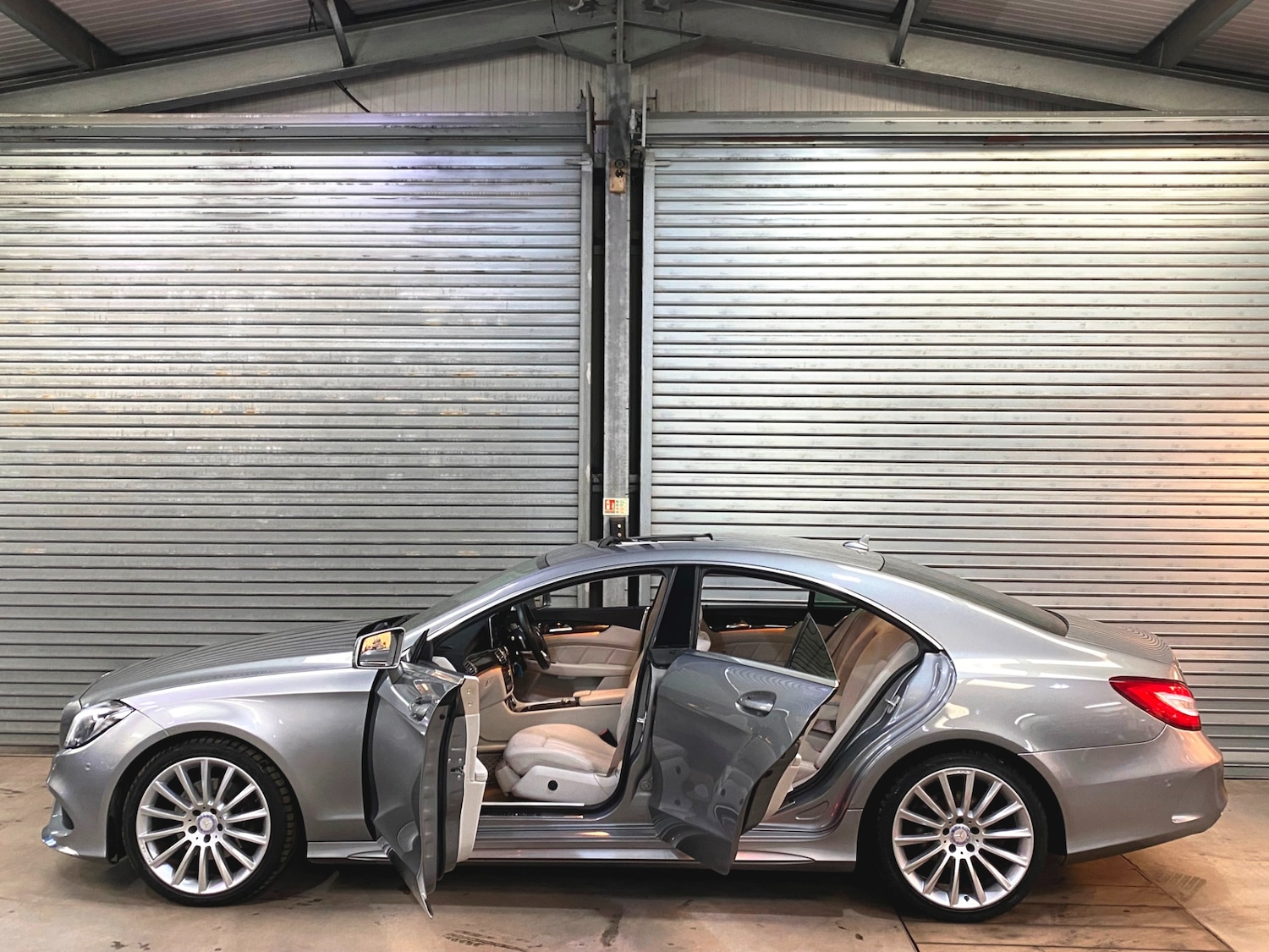 Used Mercedes-Benz CLS 2015 for sale - 76931786: Photo 9