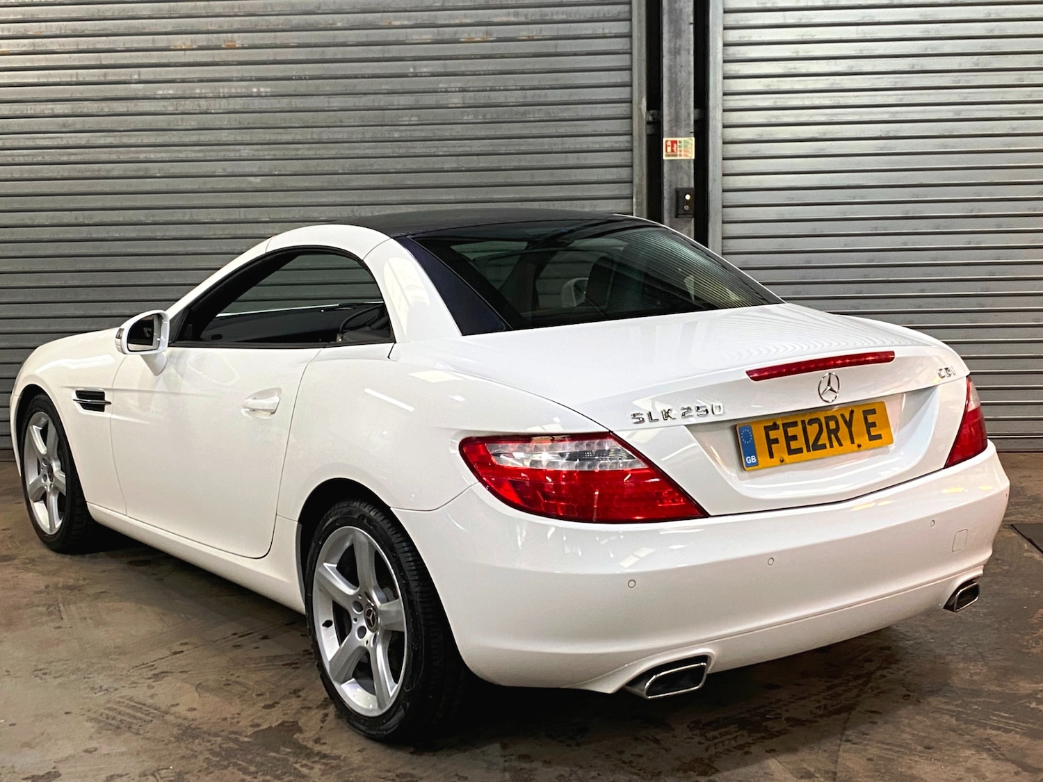Used Mercedes-Benz SLK 2014 for sale - 76663623: Photo 11