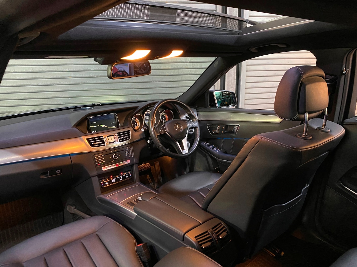 Used Mercedes-Benz E Class 2015 for sale - 76961211: Photo 2