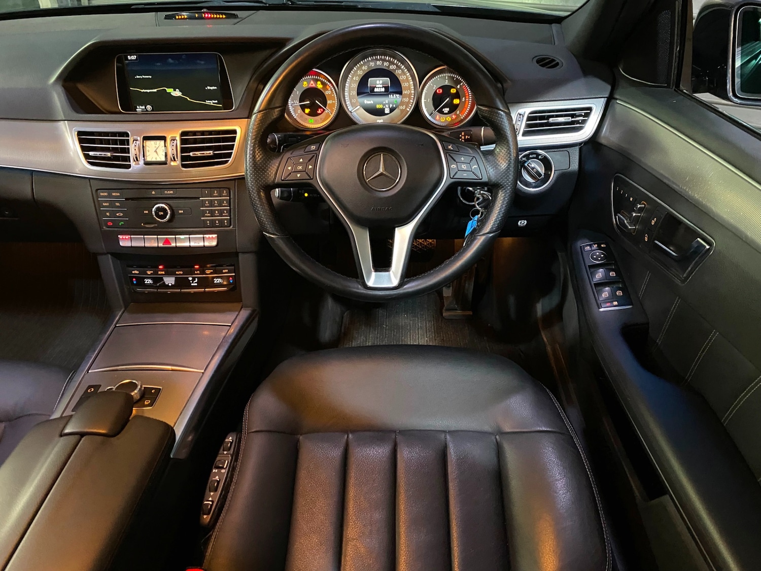 Used Mercedes-Benz E Class 2015 for sale - 76961211: Photo 6