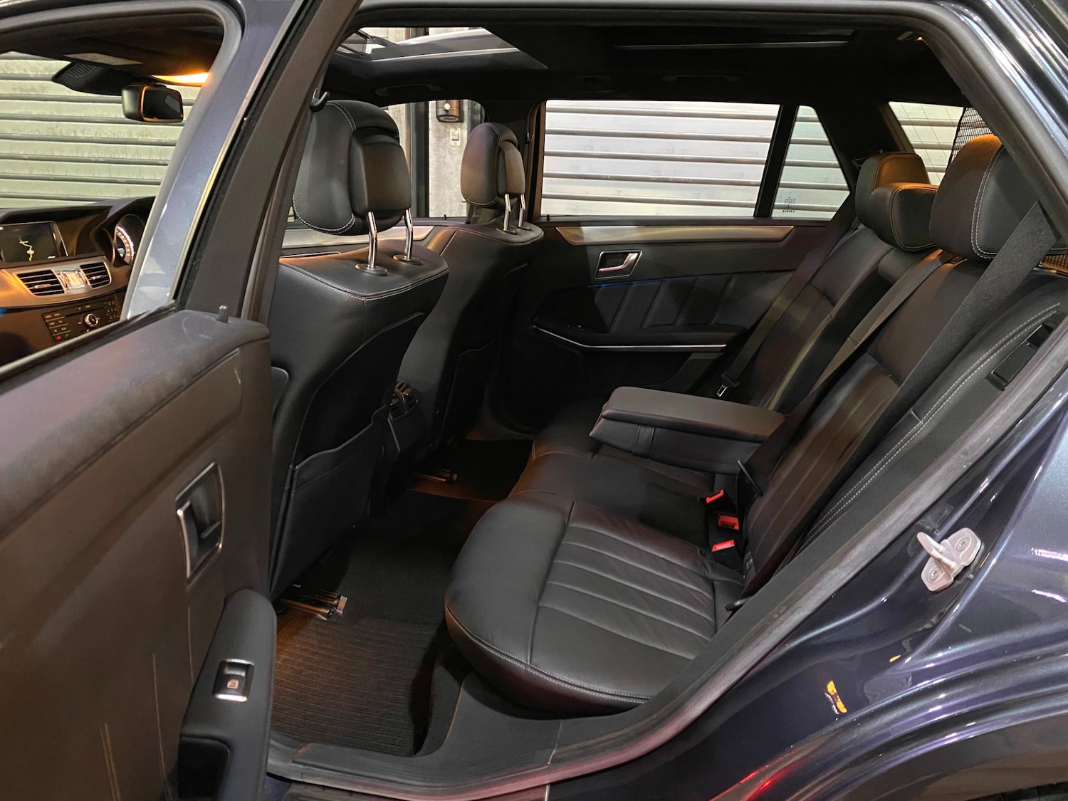 Used Mercedes-Benz E Class 2015 for sale - 76961211: Photo 8