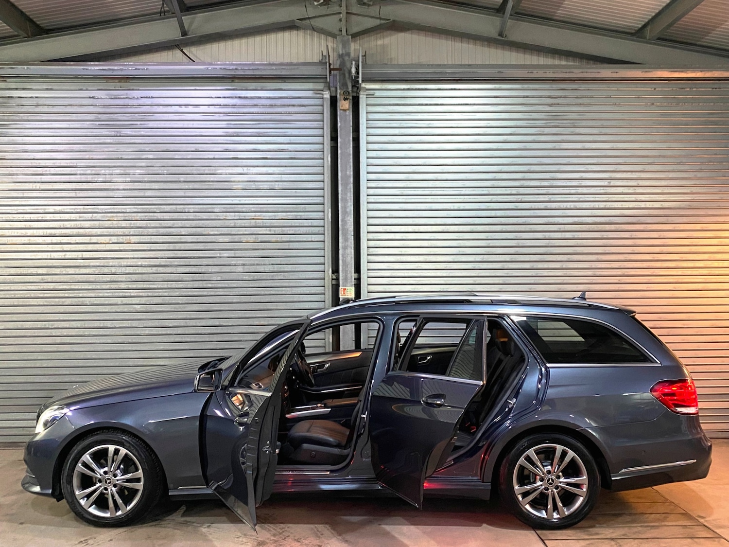 Used Mercedes-Benz E Class 2015 for sale - 76961211: Photo 9