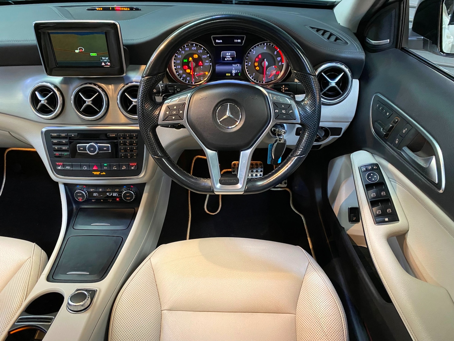 Used Mercedes-Benz GLA 2014 for sale - 76589121: Photo 6