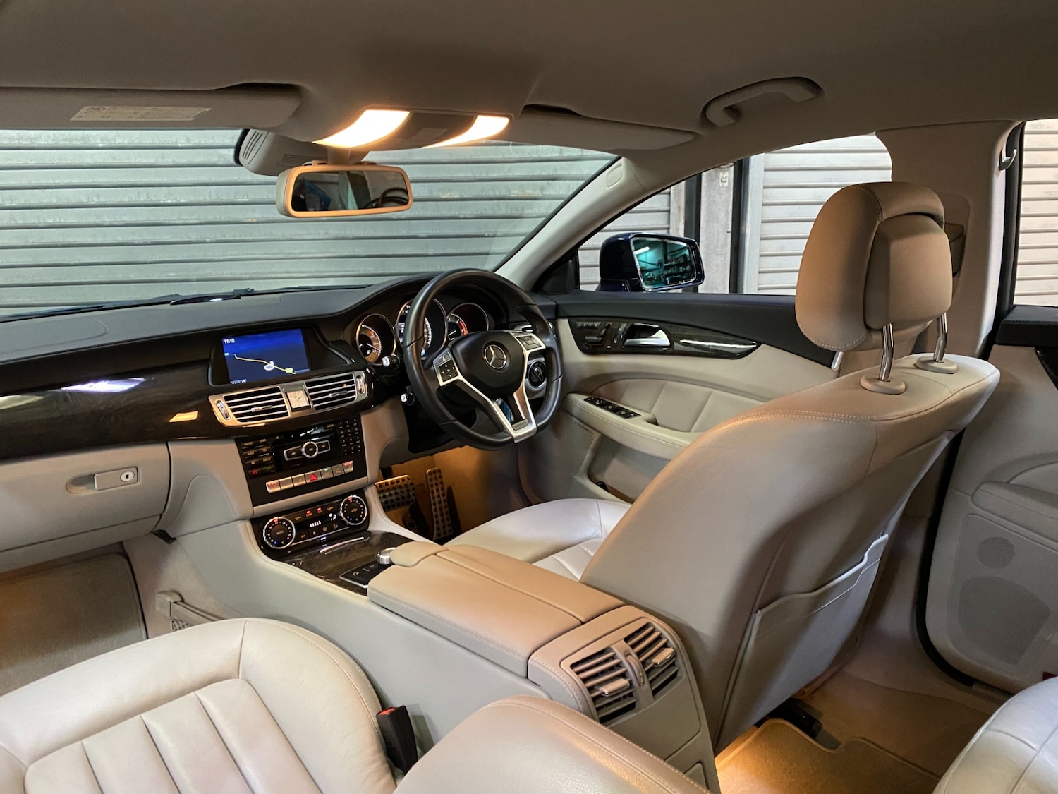 Used Mercedes-Benz CLS 2012 for sale - 77790164: Photo 2