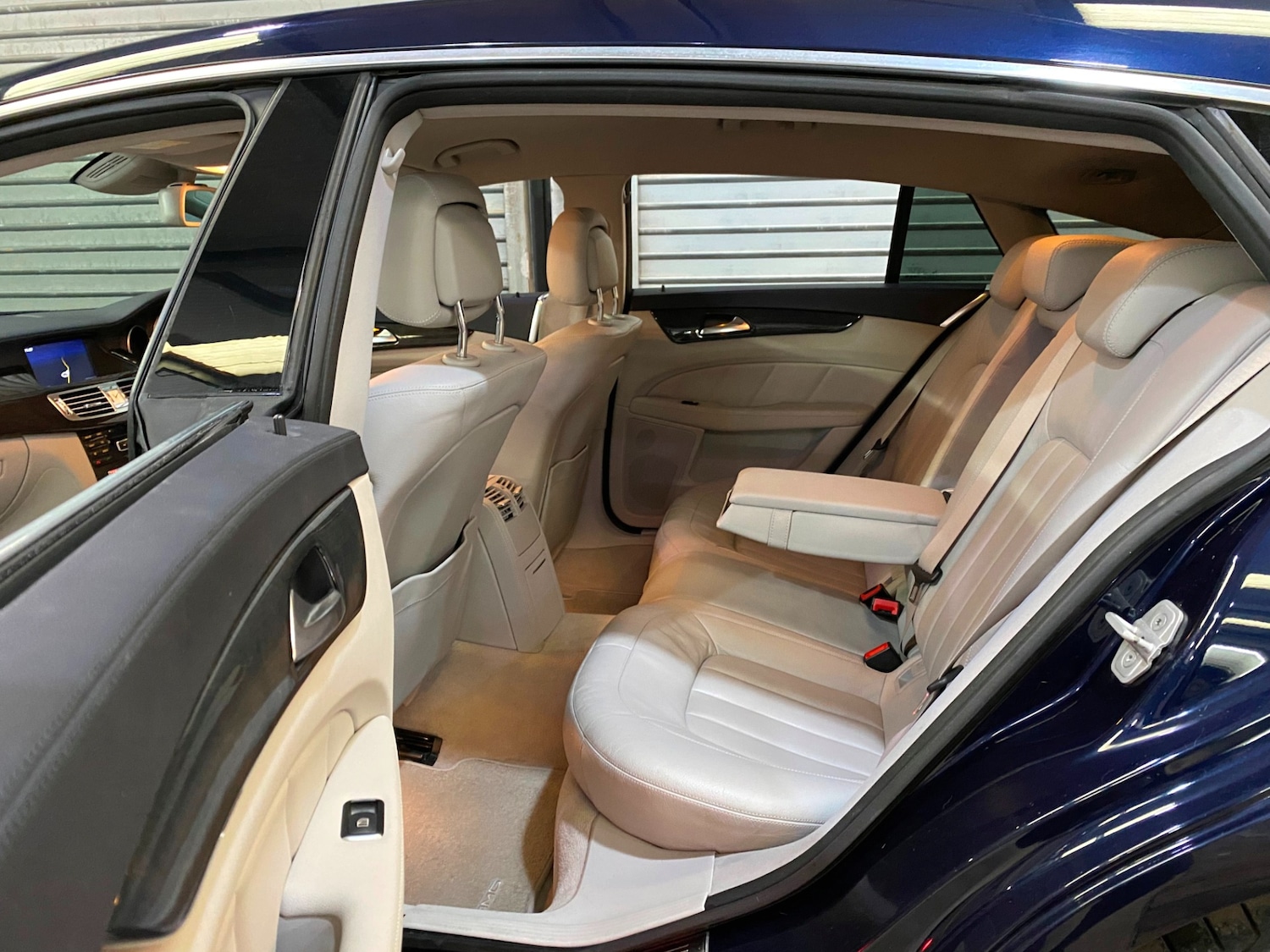 Used Mercedes-Benz CLS 2012 for sale - 77790164: Photo 8