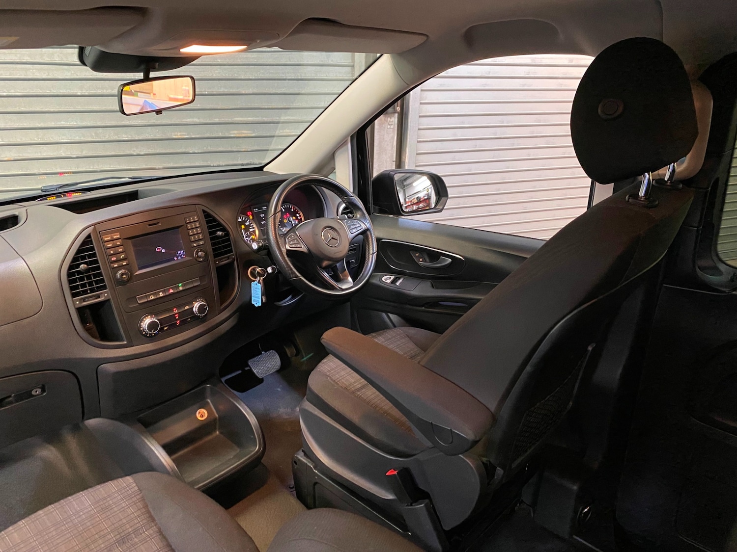 Used Mercedes-Benz Vito 2016 for sale - 77003725: Photo 2