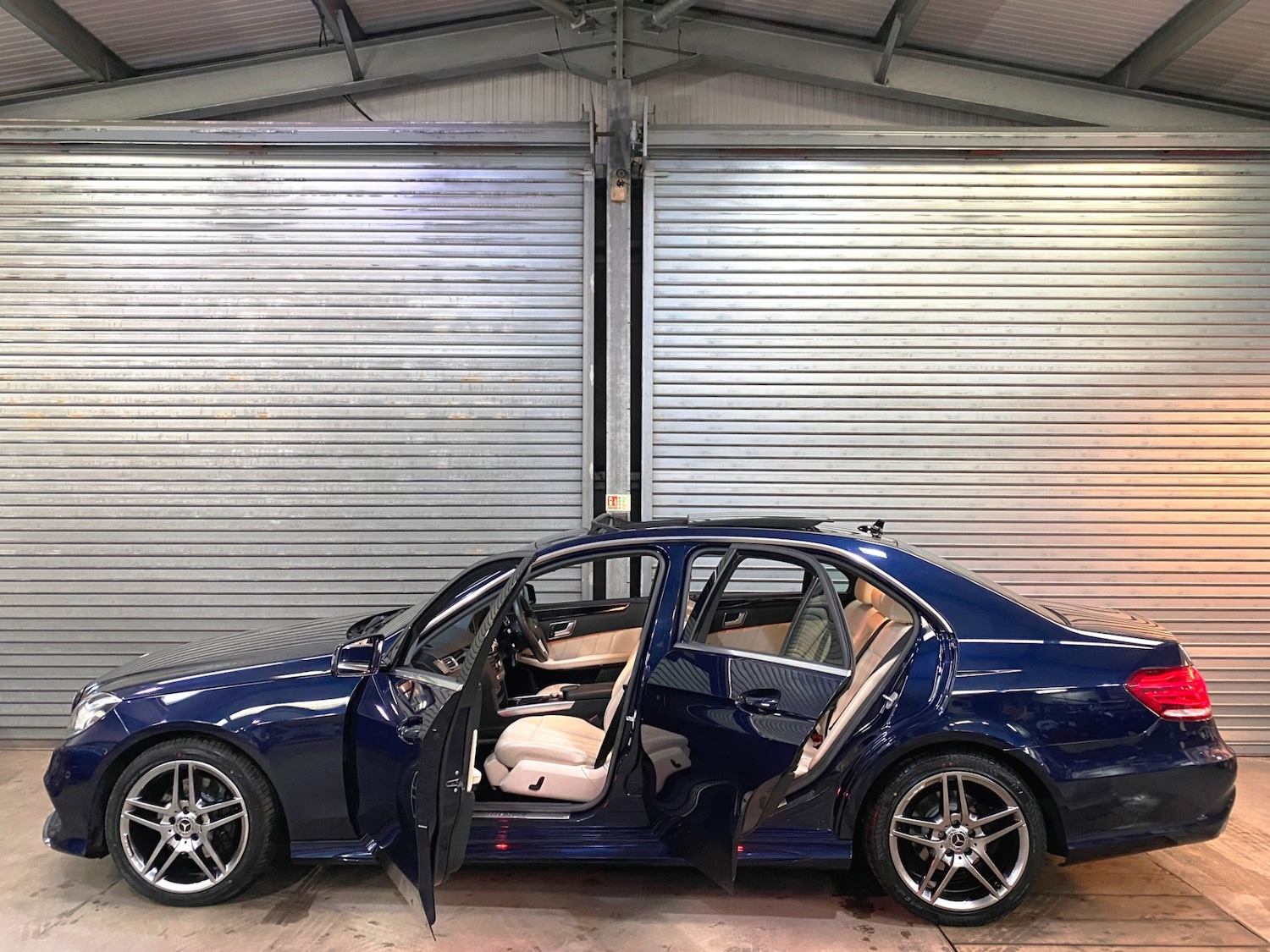 Used Mercedes-Benz E Class 2014 for sale - 76793045: Photo 9