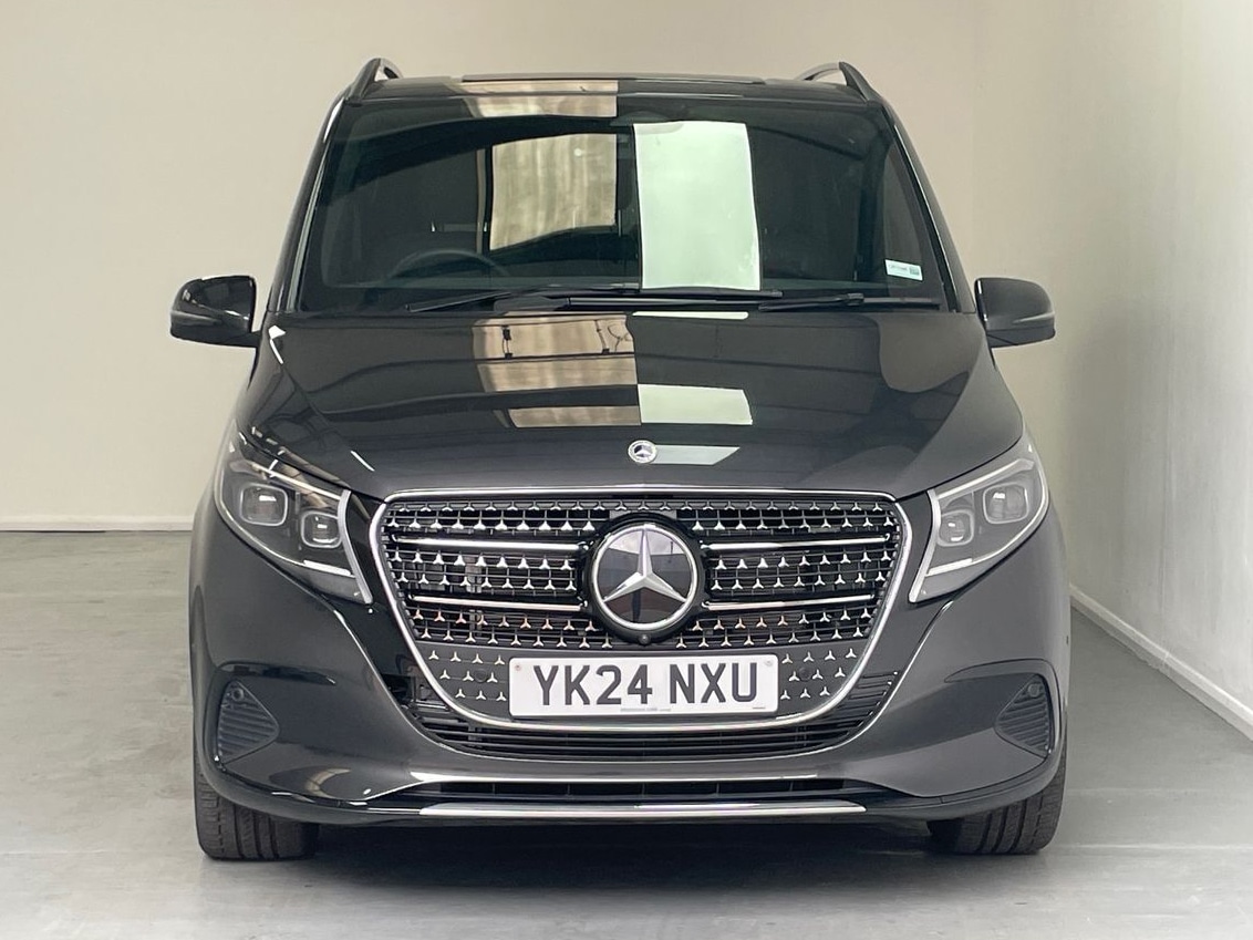 Used Mercedes-Benz V-Class 2024 for sale - 76344027: Photo 2