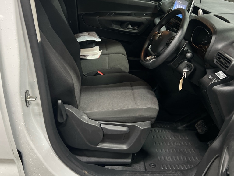 Used Toyota PROACE CITY 2024 for sale - 77545170: Photo 4