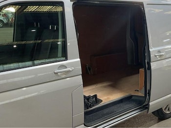 Used Volkswagen Transporter 2022 for sale - 79261862: Photo