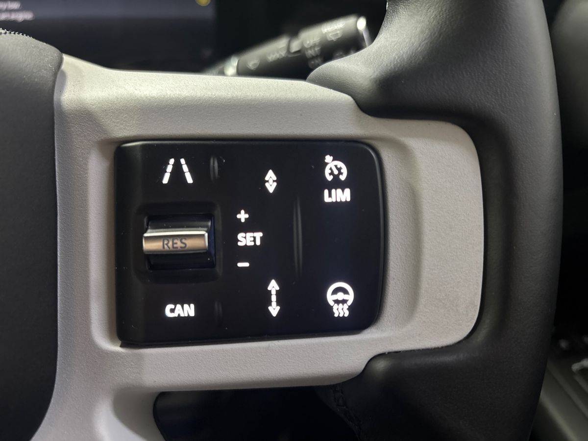 Used Land Rover Defender 2025 for sale - 77406347: Photo 15