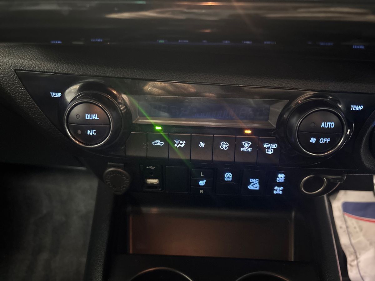 Used Toyota Hilux 2023 for sale - 77576465: Photo 16