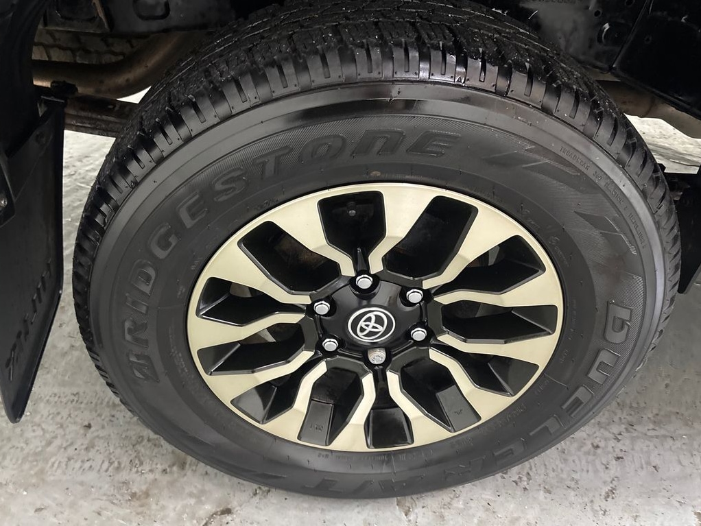 Used Toyota Hilux 2023 for sale - 77576465: Photo 24