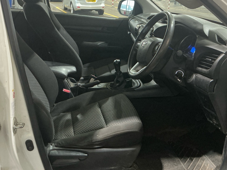 Used Toyota Hilux 2020 for sale - 76494101: Photo 8
