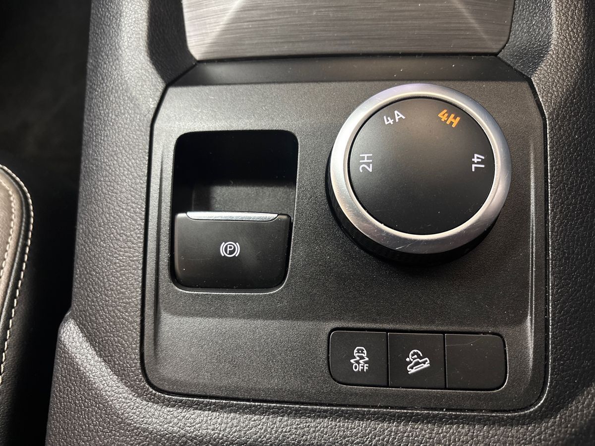 Used Volkswagen Amarok 2024 for sale - 77660368: Photo 28