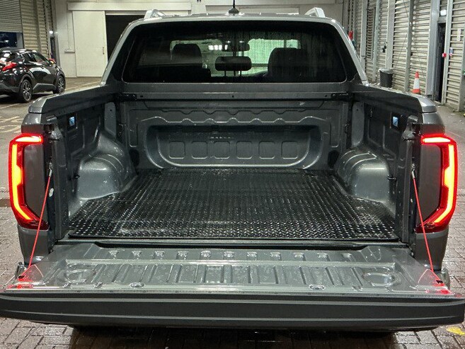 Used Volkswagen Amarok 2024 for sale - 77660368: Photo 3