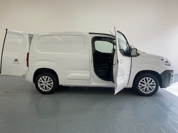 Used Citroen Berlingo 2023 for sale - 75391576: Photo