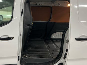 Used Toyota PROACE CITY 2024 for sale - 77545206: Photo