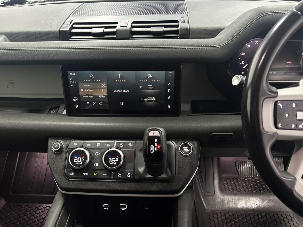 Used Land Rover Defender 2023 for sale - 76344074: Photo 17