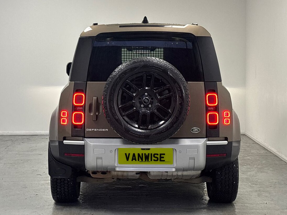 Used Land Rover Defender 2023 for sale - 76344074: Photo 7