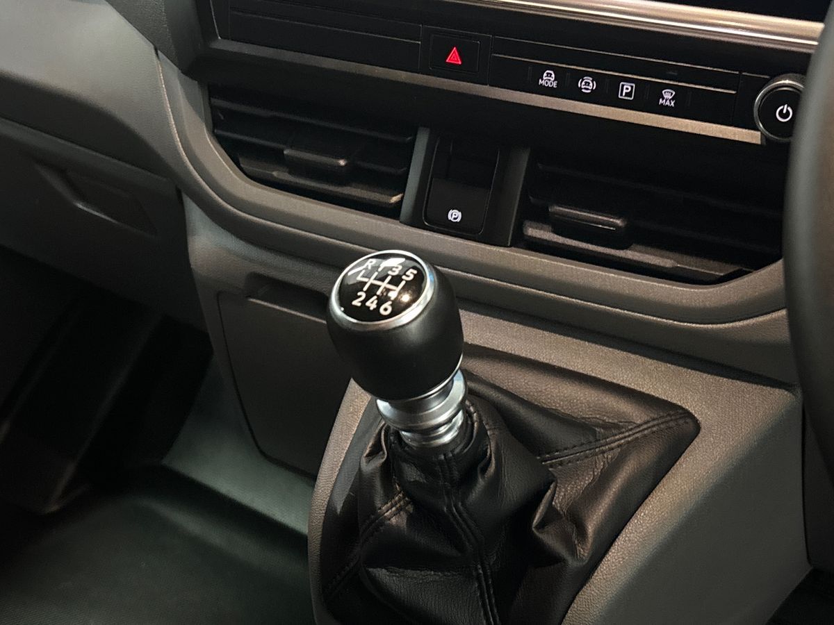 Used Volkswagen Transporter 2025 for sale - 77256521: Photo 18