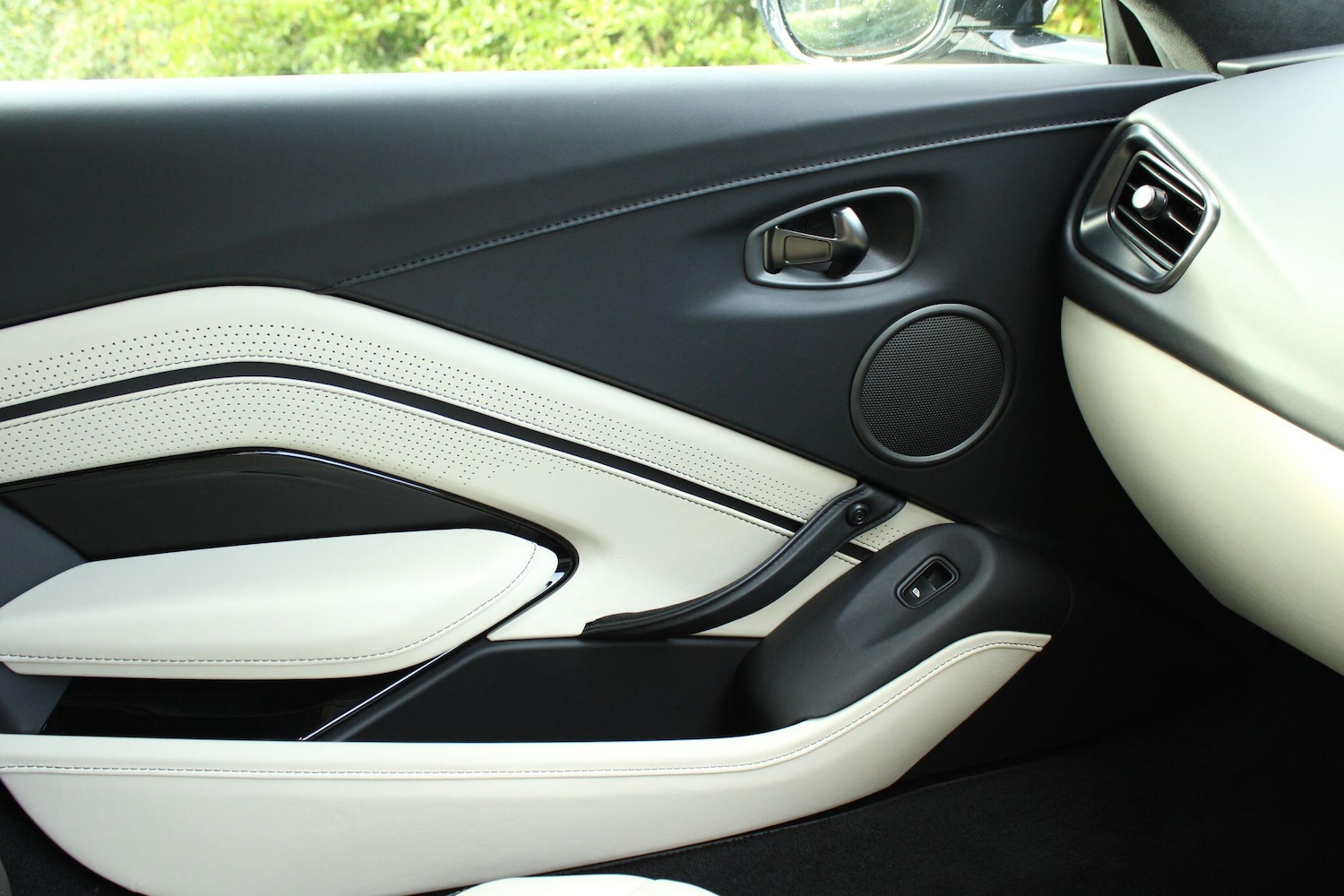 Used Aston Martin Vantage 2023 for sale - 76247006: Photo 31