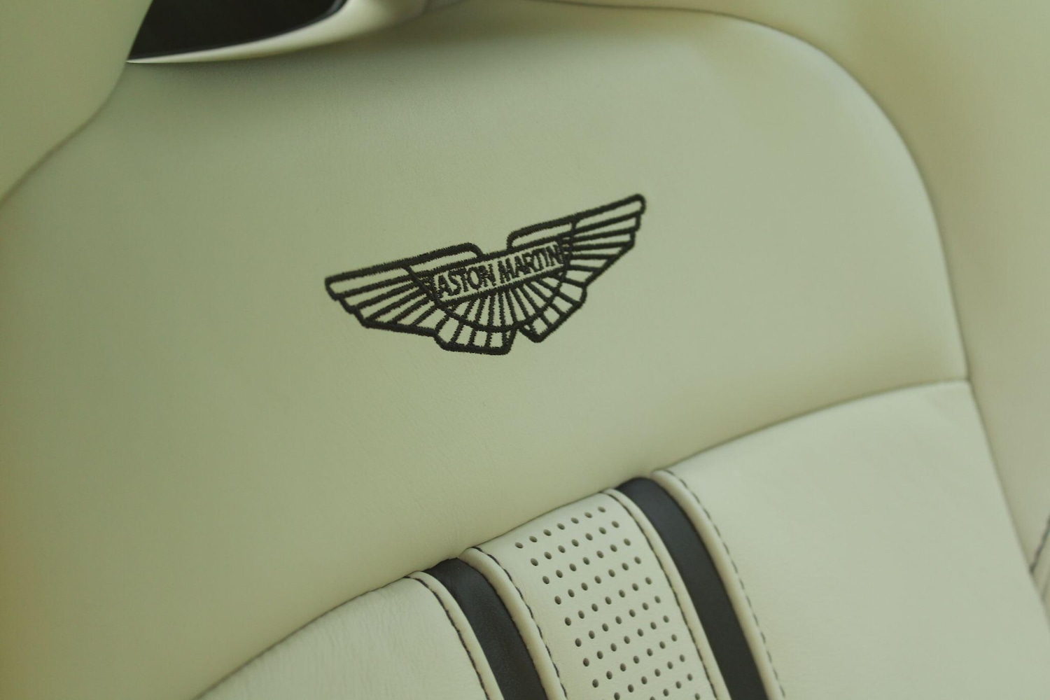 Used Aston Martin Vantage 2023 for sale - 76247006: Photo 32