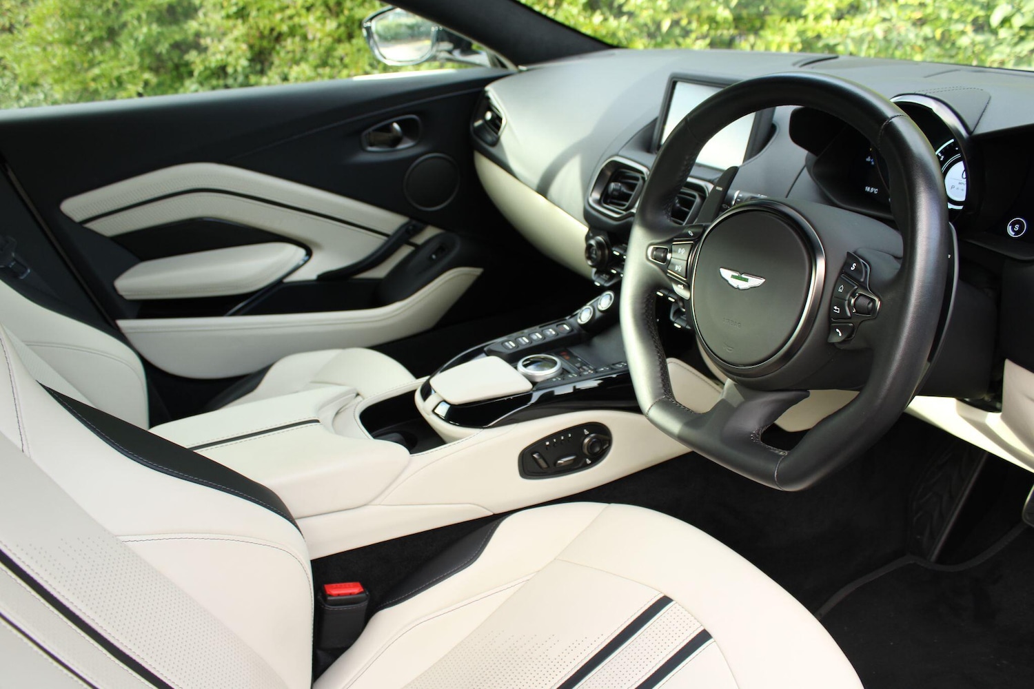 Used Aston Martin Vantage 2023 for sale - 76247006: Photo 9