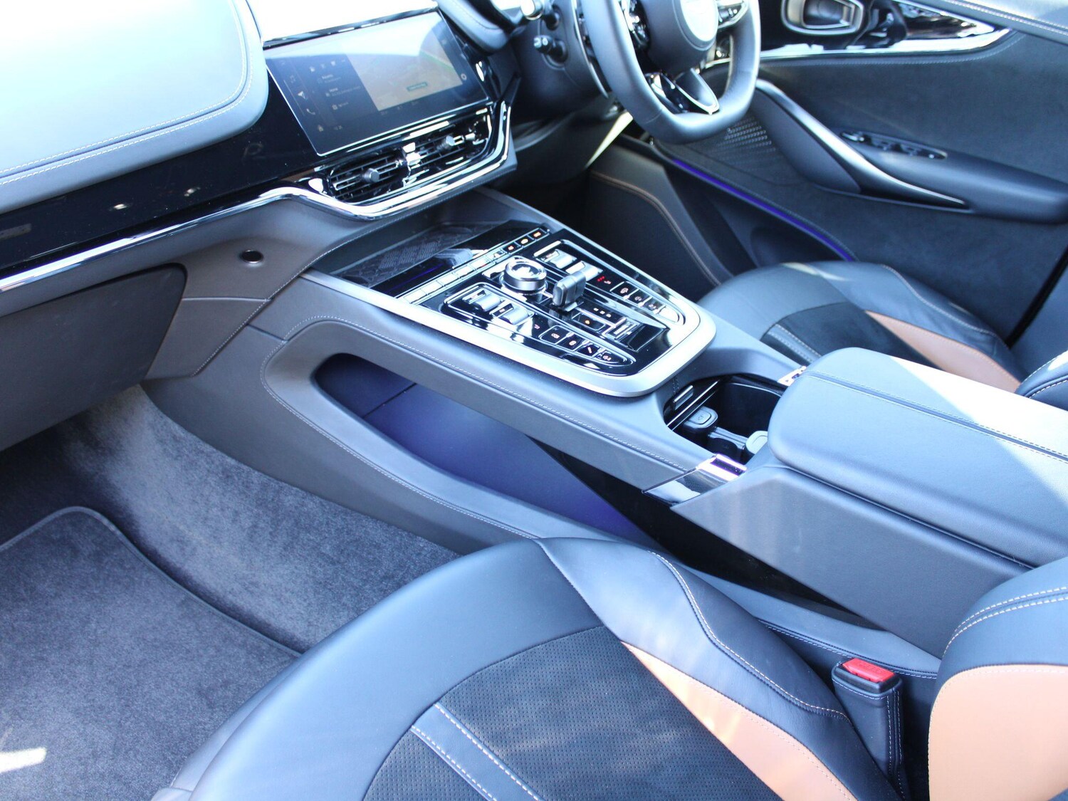 Used Aston Martin DBX 2025 for sale - 77892620: Photo 21