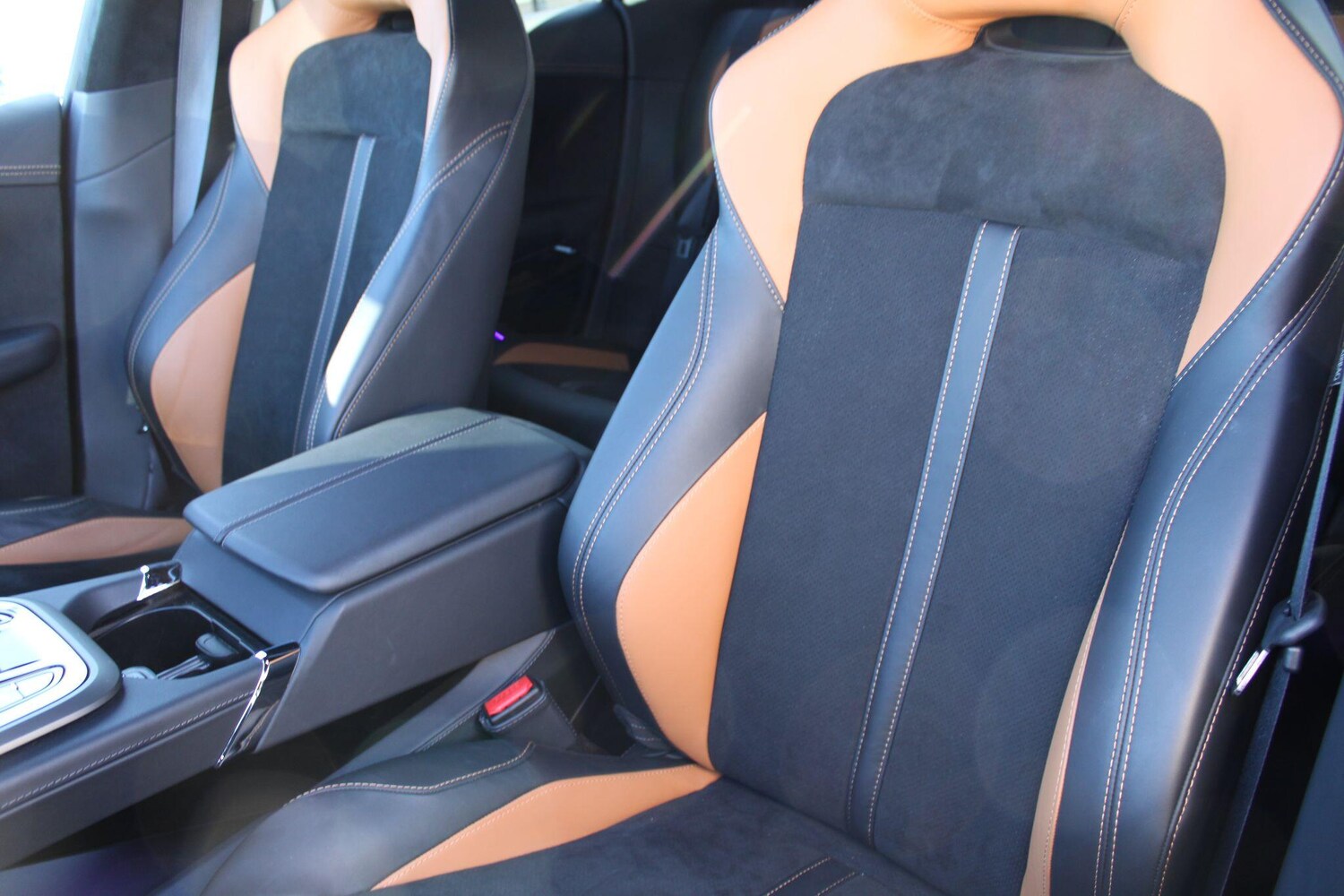 Used Aston Martin DBX 2025 for sale - 77892620: Photo 22