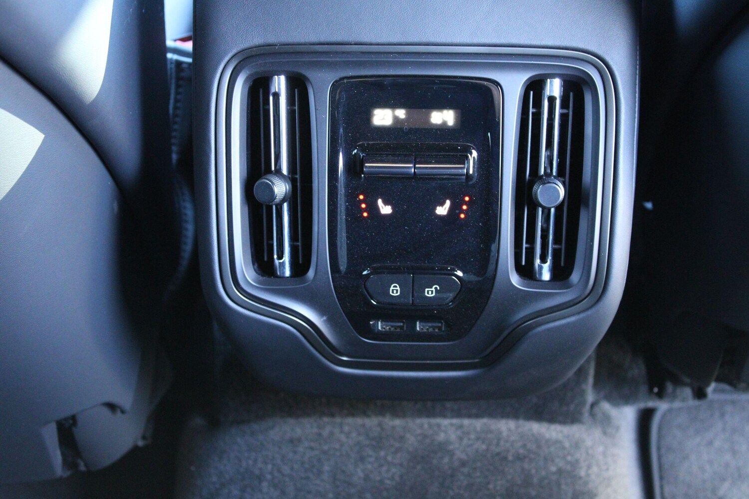 Used Aston Martin DBX 2025 for sale - 77892620: Photo 27