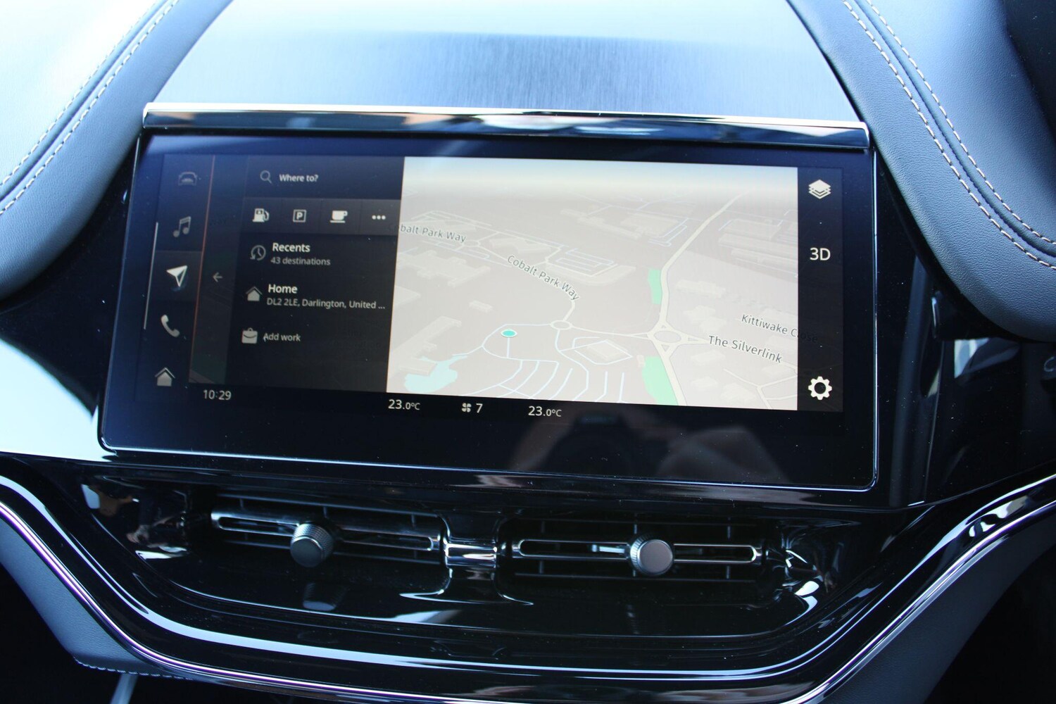 Used Aston Martin DBX 2025 for sale - 77892620: Photo 33