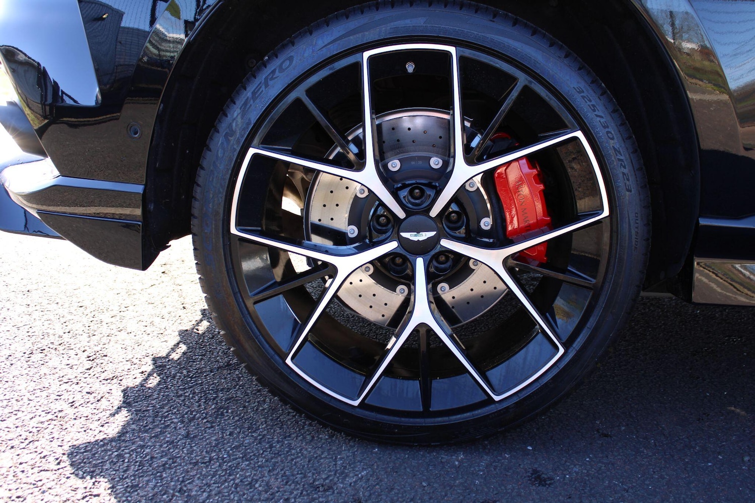 Used Aston Martin DBX 2025 for sale - 77892620: Photo 4