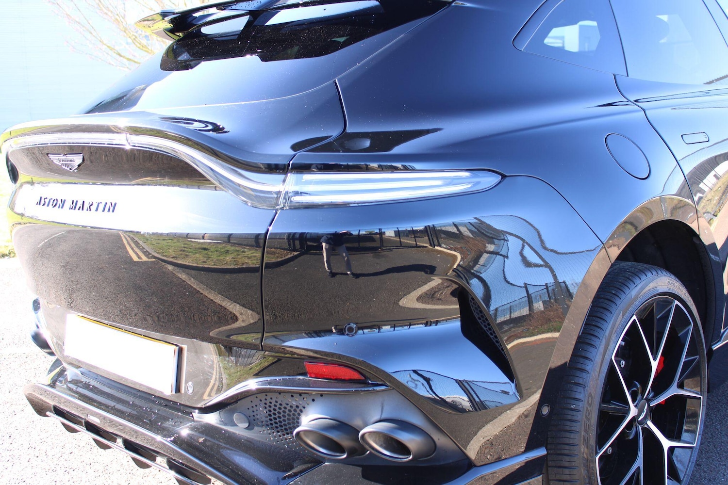 Used Aston Martin DBX 2025 for sale - 77892620: Photo 8