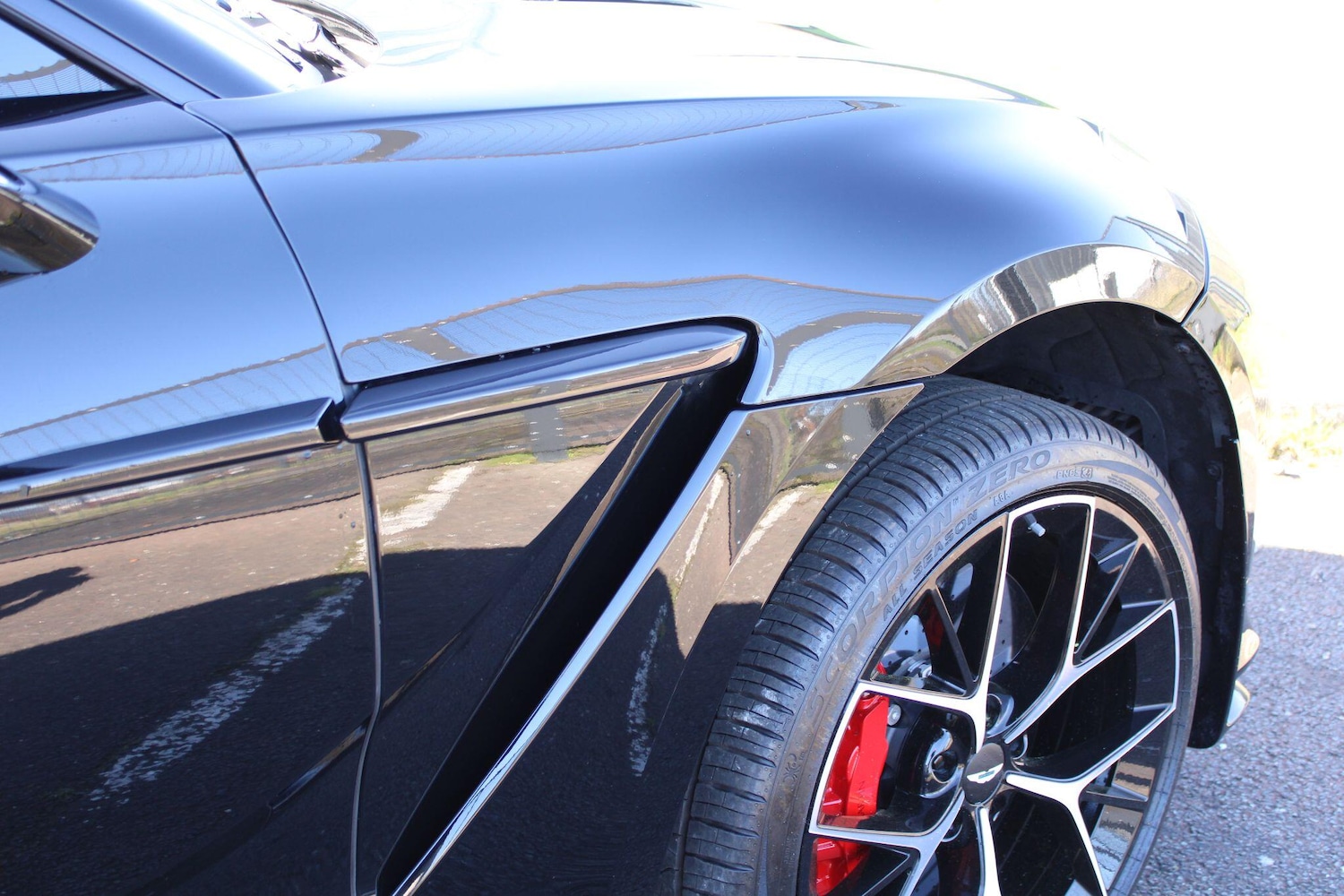 Used Aston Martin DBX 2025 for sale - 77892620: Photo 9