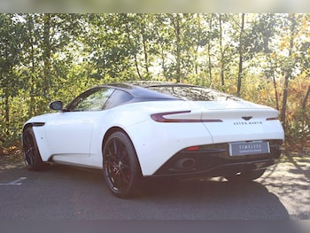 Used Aston Martin DB11 2017 for sale - 75214598: Photo
