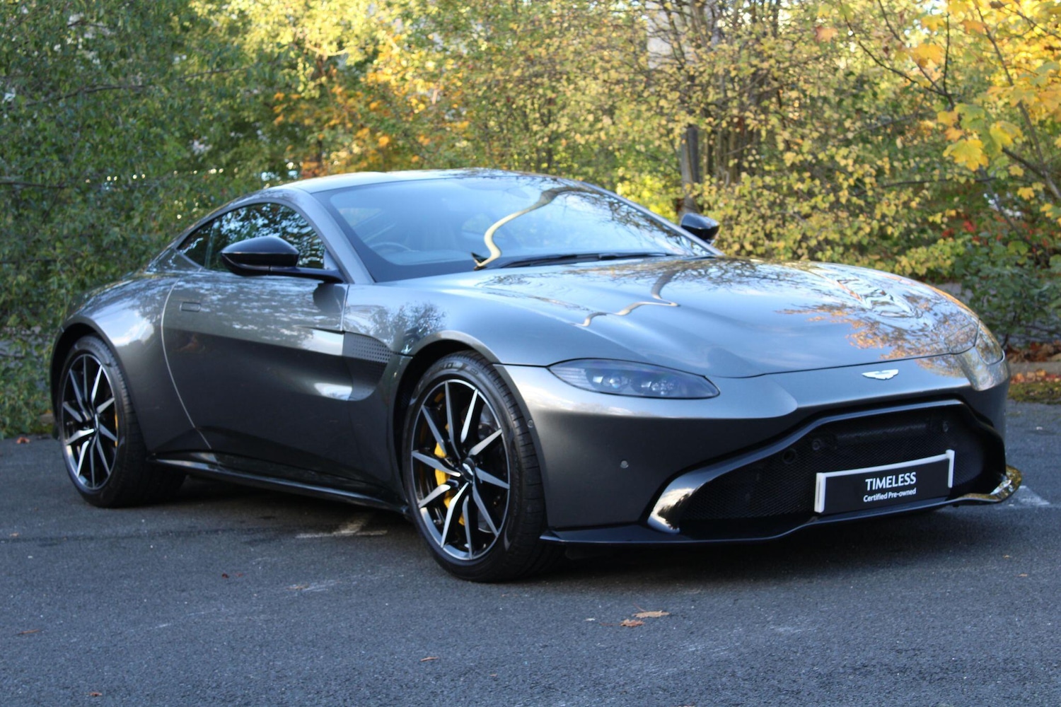 Used Aston Martin Vantage 2019 for sale - 76360483: Photo 1