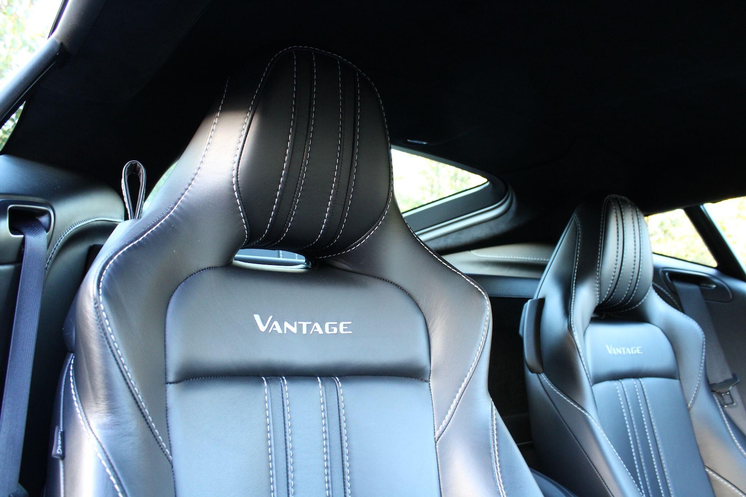 Used Aston Martin Vantage 2019 for sale - 76360483: Photo 13