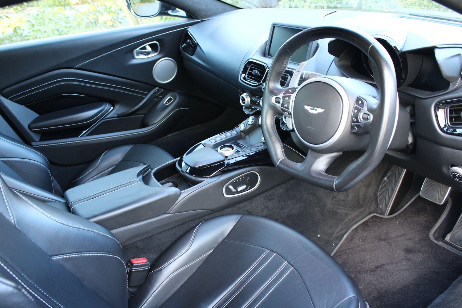 Used Aston Martin Vantage 2019 for sale - 76360483: Photo 14