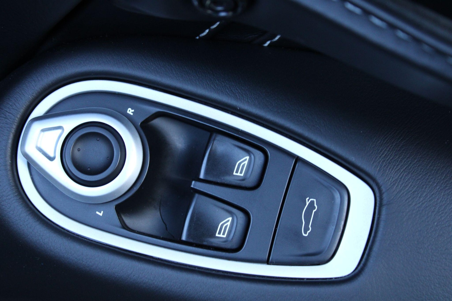 Used Aston Martin Vantage 2019 for sale - 76360483: Photo 15